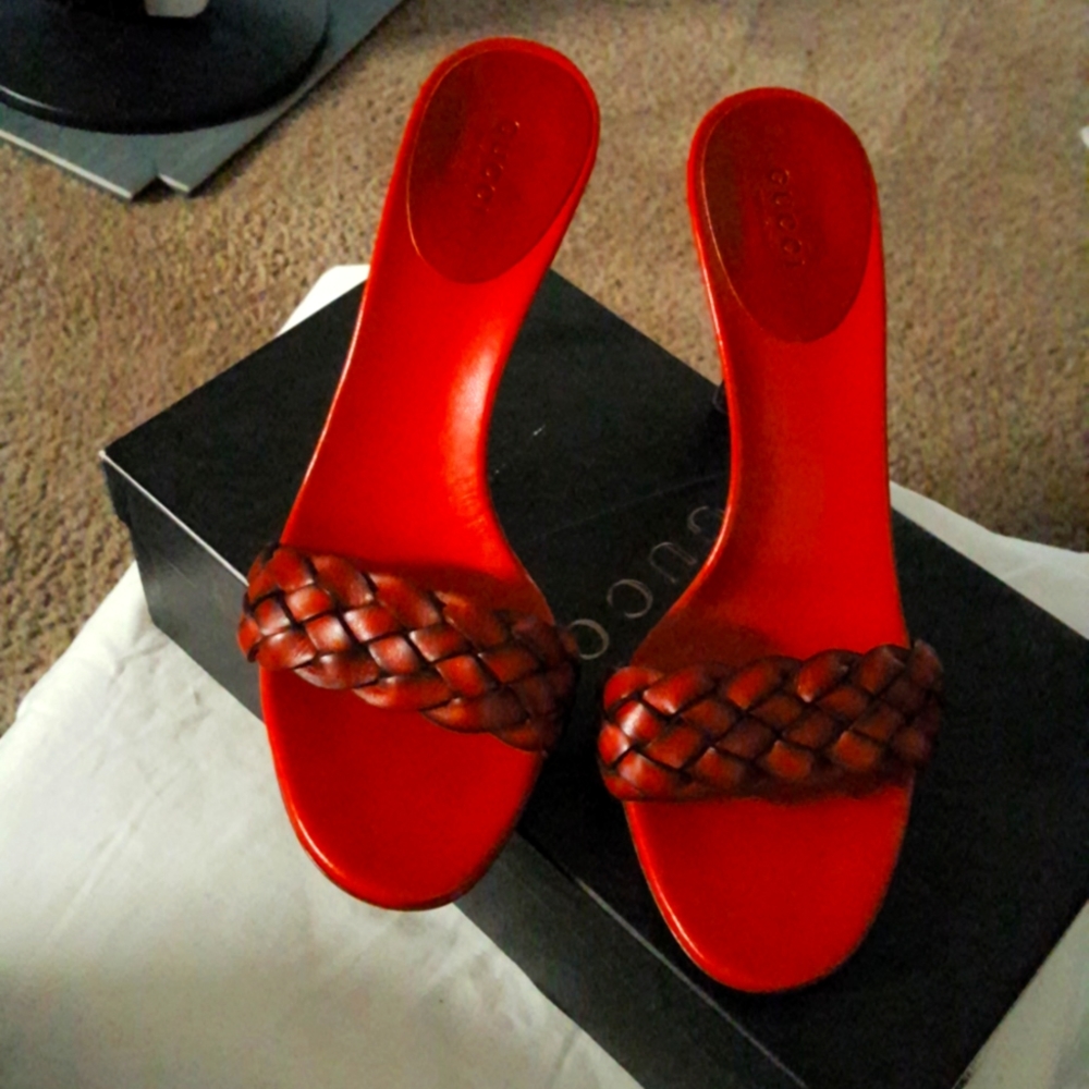 AUTHENTIC GUCCI MULE